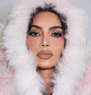 Kim Kardashian has called for incarcerated firefighters to be paid more | Kim Kardashian has called for incarcerated firefighters to be paid more Kim Kardashian has called for incarcerated firefighters to be paid more | Kim Kardashian has called for incarcerated firefighters to be paid more