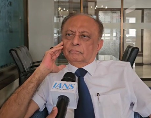 As parties trade charges over Saif’s stabber, Majeed Memon warns against ‘politicization’ of probe | As parties trade charges over Saif’s stabber, Majeed Memon warns against ‘politicization’ of probe As parties trade charges over Saif’s stabber, Majeed Memon warns against ‘politicization’ of probe | As parties trade charges over Saif’s stabber, Majeed Memon warns against ‘politicization’ of probe