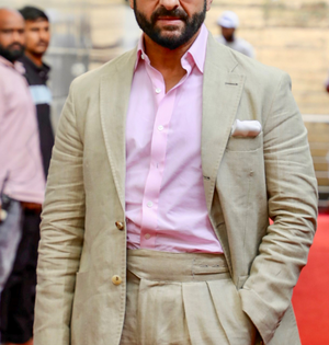 Saif Ali Khan stabbing: Actor to be kept under medical supervision for one more day | Saif Ali Khan stabbing: Actor to be kept under medical supervision for one more day Saif Ali Khan stabbing: Actor to be kept under medical supervision for one more day | Saif Ali Khan stabbing: Actor to be kept under medical supervision for one more day