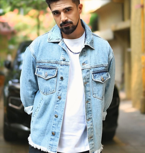 Saqib Saleem becomes captain of Mumbai Heroes in Celebrity Cricket League | Saqib Saleem becomes captain of Mumbai Heroes in Celebrity Cricket League Saqib Saleem becomes captain of Mumbai Heroes in Celebrity Cricket League | Saqib Saleem becomes captain of Mumbai Heroes in Celebrity Cricket League