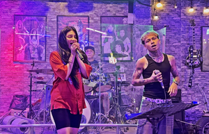 Shruti Haasan’s impromptu performance with local band in Bangkok leaves fans wanting more | Shruti Haasan’s impromptu performance with local band in Bangkok leaves fans wanting more Shruti Haasan’s impromptu performance with local band in Bangkok leaves fans wanting more | Shruti Haasan’s impromptu performance with local band in Bangkok leaves fans wanting more