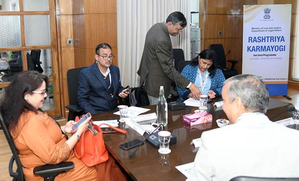 Central govt employees get tips on self-less service | Central govt employees get tips on self-less service Central govt employees get tips on self-less service | Central govt employees get tips on self-less service