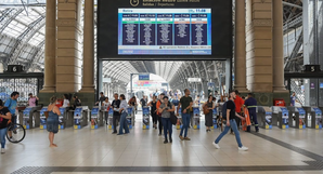 Argentine railway workers walk out in demand of higher wages | Argentine railway workers walk out in demand of higher wages Argentine railway workers walk out in demand of higher wages | Argentine railway workers walk out in demand of higher wages