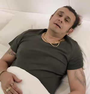 Sonu Nigam shares last night's ordeal: Sarasvati ji held my hand | Sonu Nigam shares last night's ordeal: Sarasvati ji held my hand Sonu Nigam shares last night's ordeal: Sarasvati ji held my hand | Sonu Nigam shares last night's ordeal: Sarasvati ji held my hand