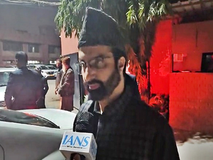 Kashmiri Muslims want Pandits to return: Mirwaiz Umar Farooq | Kashmiri Muslims want Pandits to return: Mirwaiz Umar Farooq Kashmiri Muslims want Pandits to return: Mirwaiz Umar Farooq | Kashmiri Muslims want Pandits to return: Mirwaiz Umar Farooq
