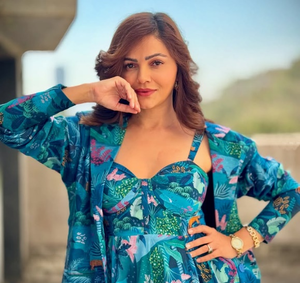 Rubina Dilaik brings out her inner ‘desi girl’ in Indian ensemble | Rubina Dilaik brings out her inner ‘desi girl’ in Indian ensemble Rubina Dilaik brings out her inner ‘desi girl’ in Indian ensemble | Rubina Dilaik brings out her inner ‘desi girl’ in Indian ensemble