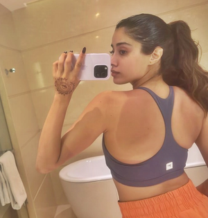 Here’s how Janhvi Kapoor ‘burnt’ herself | Here’s how Janhvi Kapoor ‘burnt’ herself Here’s how Janhvi Kapoor ‘burnt’ herself | Here’s how Janhvi Kapoor ‘burnt’ herself