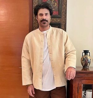 Sikandar Kher joins ‘Ikkis’: Sriram Raghavan has his own language of filmmaking | Sikandar Kher joins ‘Ikkis’: Sriram Raghavan has his own language of filmmaking Sikandar Kher joins ‘Ikkis’: Sriram Raghavan has his own language of filmmaking | Sikandar Kher joins ‘Ikkis’: Sriram Raghavan has his own language of filmmaking