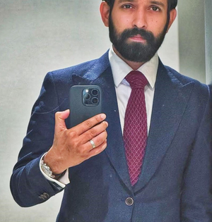 Vikrant Massey kicks off shooting for Rajkumar Hirani's new series in Goa | Vikrant Massey kicks off shooting for Rajkumar Hirani's new series in Goa Vikrant Massey kicks off shooting for Rajkumar Hirani's new series in Goa | Vikrant Massey kicks off shooting for Rajkumar Hirani's new series in Goa