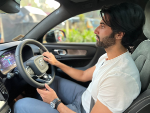 Akshay Oberoi gifts himself a swanky new car | Akshay Oberoi gifts himself a swanky new car Akshay Oberoi gifts himself a swanky new car | Akshay Oberoi gifts himself a swanky new car