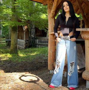 Celina Jaitly returns to Mumbai for work after 14 years | Celina Jaitly returns to Mumbai for work after 14 years Celina Jaitly returns to Mumbai for work after 14 years | Celina Jaitly returns to Mumbai for work after 14 years