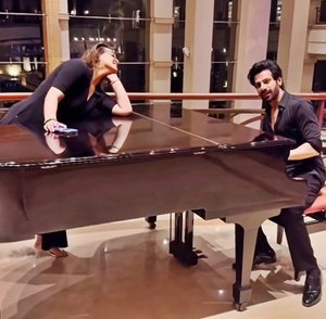 Shilpa Shirodkar, Karanveer Mehra give hilarious spin to song ‘Ruk Ja O Dil Deewane’ | Shilpa Shirodkar, Karanveer Mehra give hilarious spin to song ‘Ruk Ja O Dil Deewane’ Shilpa Shirodkar, Karanveer Mehra give hilarious spin to song ‘Ruk Ja O Dil Deewane’ | Shilpa Shirodkar, Karanveer Mehra give hilarious spin to song ‘Ruk Ja O Dil Deewane’