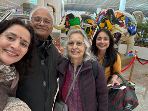 Emotional reunion at Maha Kumbh: Daughters travel from US to fulfil father's wish of 'Sangam Snan' | Emotional reunion at Maha Kumbh: Daughters travel from US to fulfil father's wish of 'Sangam Snan' Emotional reunion at Maha Kumbh: Daughters travel from US to fulfil father's wish of 'Sangam Snan' | Emotional reunion at Maha Kumbh: Daughters travel from US to fulfil father's wish of 'Sangam Snan'