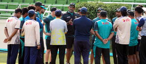Simmons wants Bangladesh to get into a '50-over mentality' for Champions Trophy | Simmons wants Bangladesh to get into a '50-over mentality' for Champions Trophy Simmons wants Bangladesh to get into a '50-over mentality' for Champions Trophy | Simmons wants Bangladesh to get into a '50-over mentality' for Champions Trophy