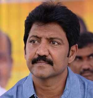 YSRCP leader arrested in Hyderabad in SC/ST atrocity case | YSRCP leader arrested in Hyderabad in SC/ST atrocity case YSRCP leader arrested in Hyderabad in SC/ST atrocity case | YSRCP leader arrested in Hyderabad in SC/ST atrocity case