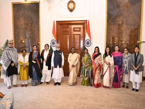 Trinamool MPs meets President Murmu seeking quick approval of 'Aparajita Bill' | Trinamool MPs meets President Murmu seeking quick approval of 'Aparajita Bill' Trinamool MPs meets President Murmu seeking quick approval of 'Aparajita Bill' | Trinamool MPs meets President Murmu seeking quick approval of 'Aparajita Bill'