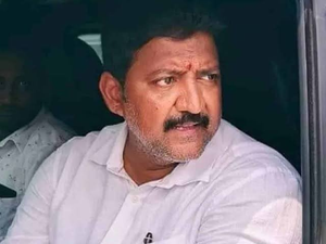 YSRCP leader Vamsi Mohan remanded to judicial custody | YSRCP leader Vamsi Mohan remanded to judicial custody YSRCP leader Vamsi Mohan remanded to judicial custody | YSRCP leader Vamsi Mohan remanded to judicial custody