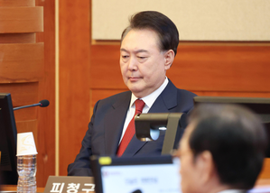 South Korea: Nearly 6 out of 10 support Yoon's impeachment over martial law declaration | South Korea: Nearly 6 out of 10 support Yoon's impeachment over martial law declaration South Korea: Nearly 6 out of 10 support Yoon's impeachment over martial law declaration | South Korea: Nearly 6 out of 10 support Yoon's impeachment over martial law declaration