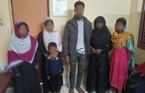 Six Bangladeshi nationals held in Tripura, drugs seized | Six Bangladeshi nationals held in Tripura, drugs seized Six Bangladeshi nationals held in Tripura, drugs seized | Six Bangladeshi nationals held in Tripura, drugs seized
