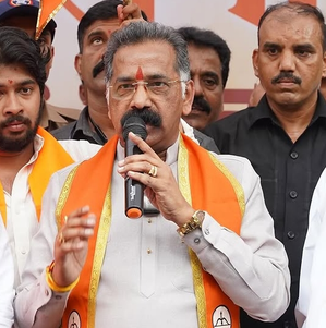 After Rajan Salvi's exit, another rebellion in SS(UBT)? 'Sulking' Konkan MLA adds to party's woes | After Rajan Salvi's exit, another rebellion in SS(UBT)? 'Sulking' Konkan MLA adds to party's woes After Rajan Salvi's exit, another rebellion in SS(UBT)? 'Sulking' Konkan MLA adds to party's woes | After Rajan Salvi's exit, another rebellion in SS(UBT)? 'Sulking' Konkan MLA adds to party's woes