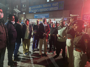 Railway station stampede: Delhi BJP calls off scheduled engagements | Railway station stampede: Delhi BJP calls off scheduled engagements Railway station stampede: Delhi BJP calls off scheduled engagements | Railway station stampede: Delhi BJP calls off scheduled engagements