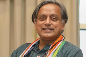 Shashi Tharoor urges critics to read his article on Kerala startups' growth before commenting | Shashi Tharoor urges critics to read his article on Kerala startups' growth before commenting Shashi Tharoor urges critics to read his article on Kerala startups' growth before commenting | Shashi Tharoor urges critics to read his article on Kerala startups' growth before commenting