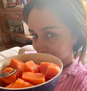 Shraddha Kapoor asks a very unique question to her fans | Shraddha Kapoor asks a very unique question to her fans Shraddha Kapoor asks a very unique question to her fans | Shraddha Kapoor asks a very unique question to her fans