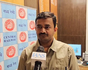 Additional RPF deployed to facilitate Maha Kumbh devotees: Central Railway after Delhi stampede | Additional RPF deployed to facilitate Maha Kumbh devotees: Central Railway after Delhi stampede