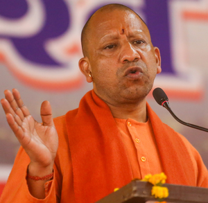 CM Yogi urges devotees to use designated parking for smooth pilgrimage at Maha Kumbh | CM Yogi urges devotees to use designated parking for smooth pilgrimage at Maha Kumbh