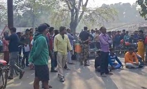 Jharkhand: Protests erupt over rape & murder of minor girl in Jamtara, accused held | Jharkhand: Protests erupt over rape & murder of minor girl in Jamtara, accused held Jharkhand: Protests erupt over rape & murder of minor girl in Jamtara, accused held | Jharkhand: Protests erupt over rape & murder of minor girl in Jamtara, accused held