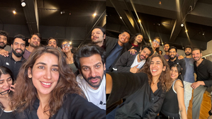 Parul Gulati reunites with ‘mentor’ Saurabh Sachdeva, Ali Fazal, Kubra Sait, Karanveer and Raghav Juyal | Parul Gulati reunites with ‘mentor’ Saurabh Sachdeva, Ali Fazal, Kubra Sait, Karanveer and Raghav Juyal Parul Gulati reunites with ‘mentor’ Saurabh Sachdeva, Ali Fazal, Kubra Sait, Karanveer and Raghav Juyal | Parul Gulati reunites with ‘mentor’ Saurabh Sachdeva, Ali Fazal, Kubra Sait, Karanveer and Raghav Juyal