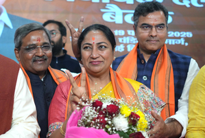 Union Ministers congratulate Rekha Gupta on becoming next Delhi CM | Union Ministers congratulate Rekha Gupta on becoming next Delhi CM Union Ministers congratulate Rekha Gupta on becoming next Delhi CM | Union Ministers congratulate Rekha Gupta on becoming next Delhi CM