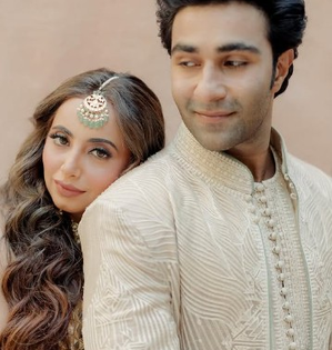 Aadar Jain, Alekha Advani's Hindu wedding festivities see Kapoor, Bollywood biggies in attendance | Aadar Jain, Alekha Advani's Hindu wedding festivities see Kapoor, Bollywood biggies in attendance Aadar Jain, Alekha Advani's Hindu wedding festivities see Kapoor, Bollywood biggies in attendance | Aadar Jain, Alekha Advani's Hindu wedding festivities see Kapoor, Bollywood biggies in attendance