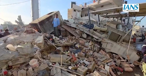 House collapses in Gujarat's Gondal, three rescued | House collapses in Gujarat's Gondal, three rescued House collapses in Gujarat's Gondal, three rescued | House collapses in Gujarat's Gondal, three rescued