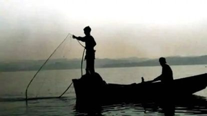 Sri Lankan Navy arrests 32 Tamil fishermen, five boats seized | Sri Lankan Navy arrests 32 Tamil fishermen, five boats seized Sri Lankan Navy arrests 32 Tamil fishermen, five boats seized | Sri Lankan Navy arrests 32 Tamil fishermen, five boats seized