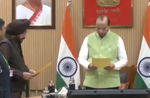 Arvinder Singh Lovely takes oath as pro-tem Speaker of Delhi Assembly | Arvinder Singh Lovely takes oath as pro-tem Speaker of Delhi Assembly Arvinder Singh Lovely takes oath as pro-tem Speaker of Delhi Assembly | Arvinder Singh Lovely takes oath as pro-tem Speaker of Delhi Assembly