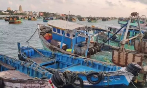 Rameswaram fishermen go on indefinite strike over Sri Lankan Navy arrests | Rameswaram fishermen go on indefinite strike over Sri Lankan Navy arrests Rameswaram fishermen go on indefinite strike over Sri Lankan Navy arrests | Rameswaram fishermen go on indefinite strike over Sri Lankan Navy arrests