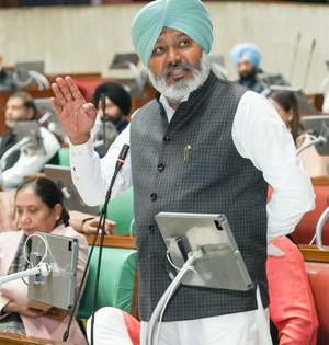 Punjab House condemns removal of pictures of Ambedkar, Bhagat Singh in Delhi | Punjab House condemns removal of pictures of Ambedkar, Bhagat Singh in Delhi Punjab House condemns removal of pictures of Ambedkar, Bhagat Singh in Delhi | Punjab House condemns removal of pictures of Ambedkar, Bhagat Singh in Delhi
