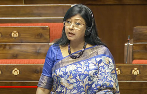 JMM MP Mahua Maji, kin injured in road accident while returning from Maha Kumbh | JMM MP Mahua Maji, kin injured in road accident while returning from Maha Kumbh JMM MP Mahua Maji, kin injured in road accident while returning from Maha Kumbh | JMM MP Mahua Maji, kin injured in road accident while returning from Maha Kumbh