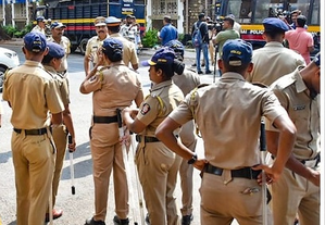 Pune bus rape case: Manhunt launched for accused, Rs 1 lakh reward announced | Pune bus rape case: Manhunt launched for accused, Rs 1 lakh reward announced Pune bus rape case: Manhunt launched for accused, Rs 1 lakh reward announced | Pune bus rape case: Manhunt launched for accused, Rs 1 lakh reward announced