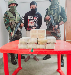 Assam Rifles, Customs, DRI seize drugs valued at Rs 24 crore in Tripura, one held | Assam Rifles, Customs, DRI seize drugs valued at Rs 24 crore in Tripura, one held Assam Rifles, Customs, DRI seize drugs valued at Rs 24 crore in Tripura, one held | Assam Rifles, Customs, DRI seize drugs valued at Rs 24 crore in Tripura, one held