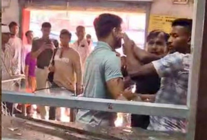 Bengal: RPF apprehends two for vandalising booking counter at Bandel station, assaulting constable | Bengal: RPF apprehends two for vandalising booking counter at Bandel station, assaulting constable Bengal: RPF apprehends two for vandalising booking counter at Bandel station, assaulting constable | Bengal: RPF apprehends two for vandalising booking counter at Bandel station, assaulting constable