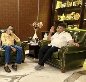 Former Infosys CFO Mohan Das Pai meets Dy CM Shivakumar over development of Bengaluru | Former Infosys CFO Mohan Das Pai meets Dy CM Shivakumar over development of Bengaluru Former Infosys CFO Mohan Das Pai meets Dy CM Shivakumar over development of Bengaluru | Former Infosys CFO Mohan Das Pai meets Dy CM Shivakumar over development of Bengaluru