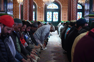 Kashmiris engage in prayers, charities in holy month of Ramzan | Kashmiris engage in prayers, charities in holy month of Ramzan Kashmiris engage in prayers, charities in holy month of Ramzan | Kashmiris engage in prayers, charities in holy month of Ramzan