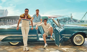Hrithik Roshan gets revenge 14 years later on Farhan Akhtar in 'ZNMD’ reunion | Hrithik Roshan gets revenge 14 years later on Farhan Akhtar in 'ZNMD’ reunion Hrithik Roshan gets revenge 14 years later on Farhan Akhtar in 'ZNMD’ reunion | Hrithik Roshan gets revenge 14 years later on Farhan Akhtar in 'ZNMD’ reunion