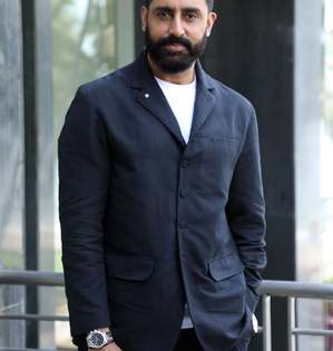 50 Years of Sholay: Abhishek Bachchan expresses his wish to watch his parents' iconic film at Minerva Theatre | 50 Years of Sholay: Abhishek Bachchan expresses his wish to watch his parents' iconic film at Minerva Theatre