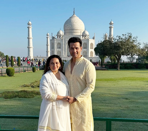 Rohit Roy and Manasi Joshi take a thrilling train ride to explore the beauty of Bharat | Rohit Roy and Manasi Joshi take a thrilling train ride to explore the beauty of Bharat Rohit Roy and Manasi Joshi take a thrilling train ride to explore the beauty of Bharat | Rohit Roy and Manasi Joshi take a thrilling train ride to explore the beauty of Bharat