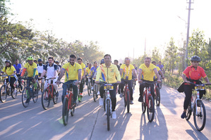 Mansukh Mandaviya leads cycle rally dedicated to ‘Nari Shakti’ | Mansukh Mandaviya leads cycle rally dedicated to ‘Nari Shakti’
