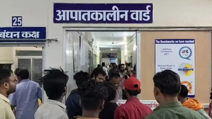 Two women killed, 35 injured as pick-up truck overturns in Chhattisgarh | Two women killed, 35 injured as pick-up truck overturns in Chhattisgarh Two women killed, 35 injured as pick-up truck overturns in Chhattisgarh | Two women killed, 35 injured as pick-up truck overturns in Chhattisgarh