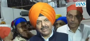 Majority of people feel that Aurangzeb's grave should be demolished: Maha CM Fadnavis | Majority of people feel that Aurangzeb's grave should be demolished: Maha CM Fadnavis Majority of people feel that Aurangzeb's grave should be demolished: Maha CM Fadnavis | Majority of people feel that Aurangzeb's grave should be demolished: Maha CM Fadnavis